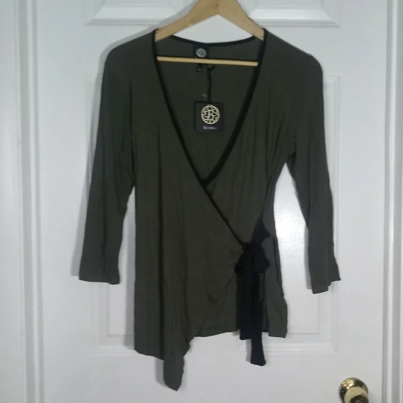 Bobeau Tipped Wrap Top Olive/Black Size L - Picture 5 of 10